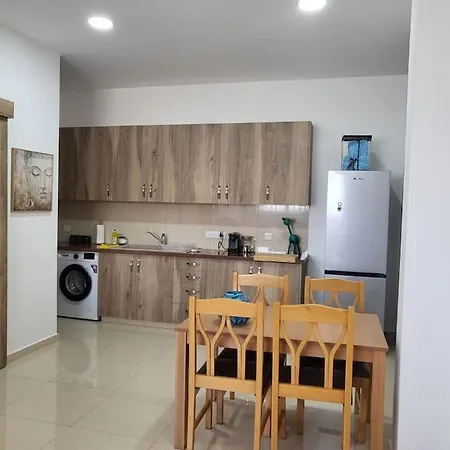 Mountain And Sea Views بيت للعطل ليماسول