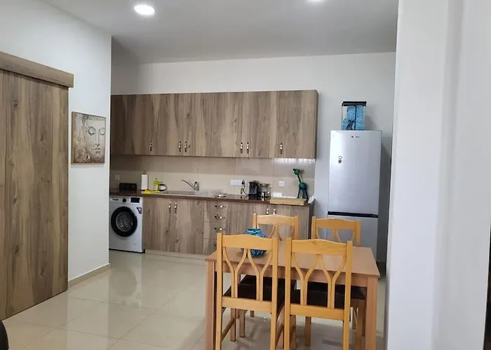 Mountain And Sea Views Ferienhaus Limassol